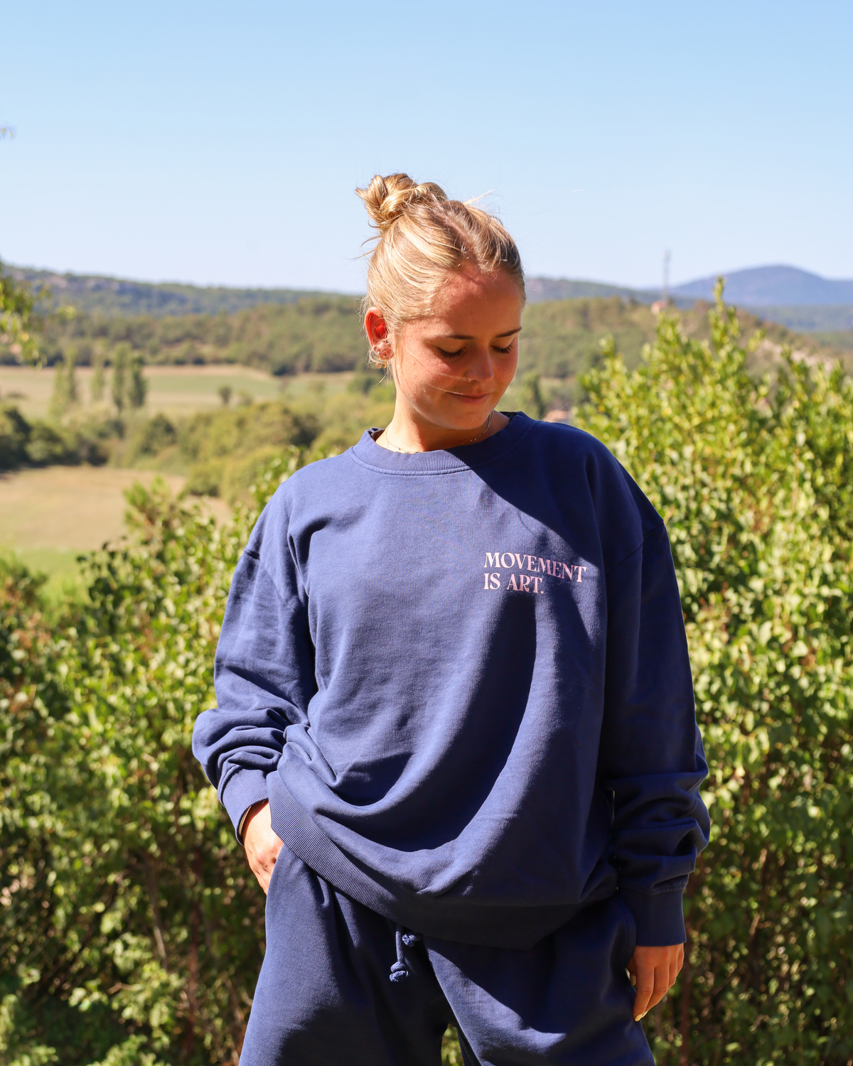 MOOVY - CREWNECK