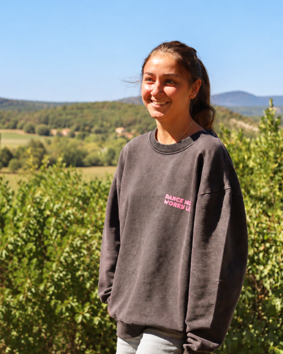 SUNNY - CREWNECK