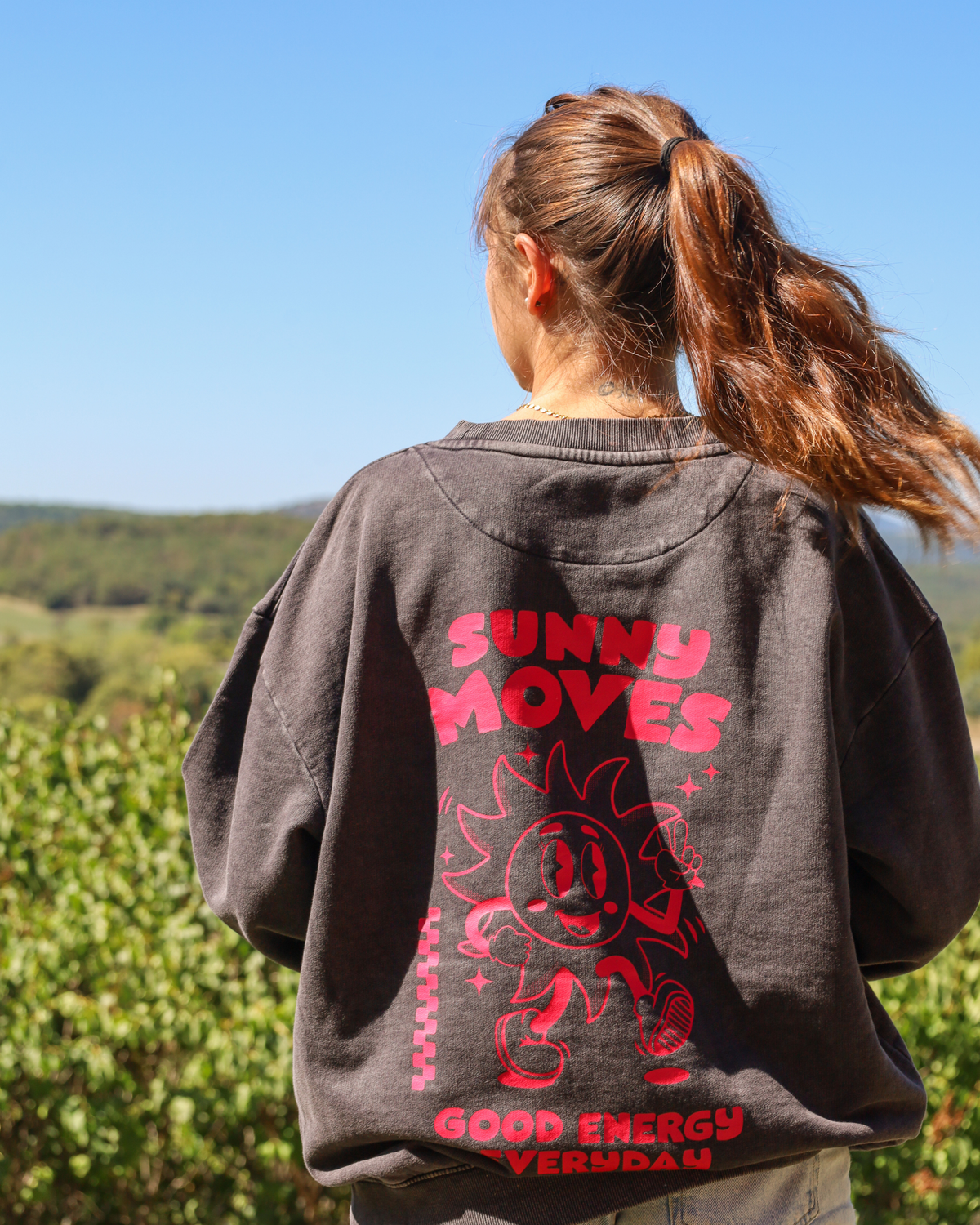SUNNY - CREWNECK